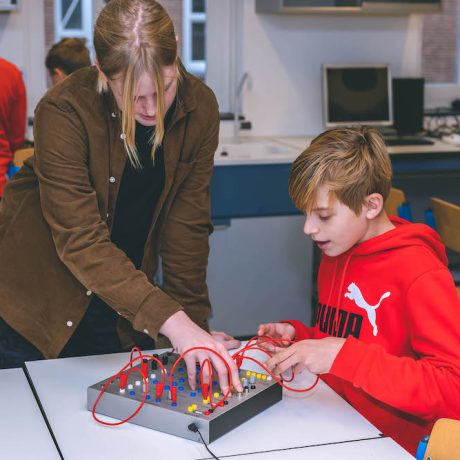 Students with Systemboard3