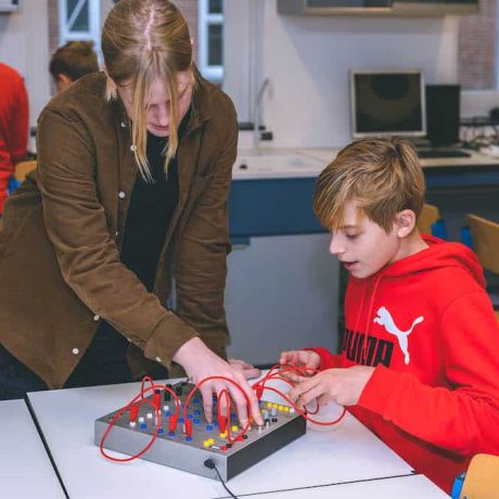 Students with Systemboard3